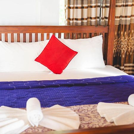 Harmony Beach Resort Tangalle Esterno foto