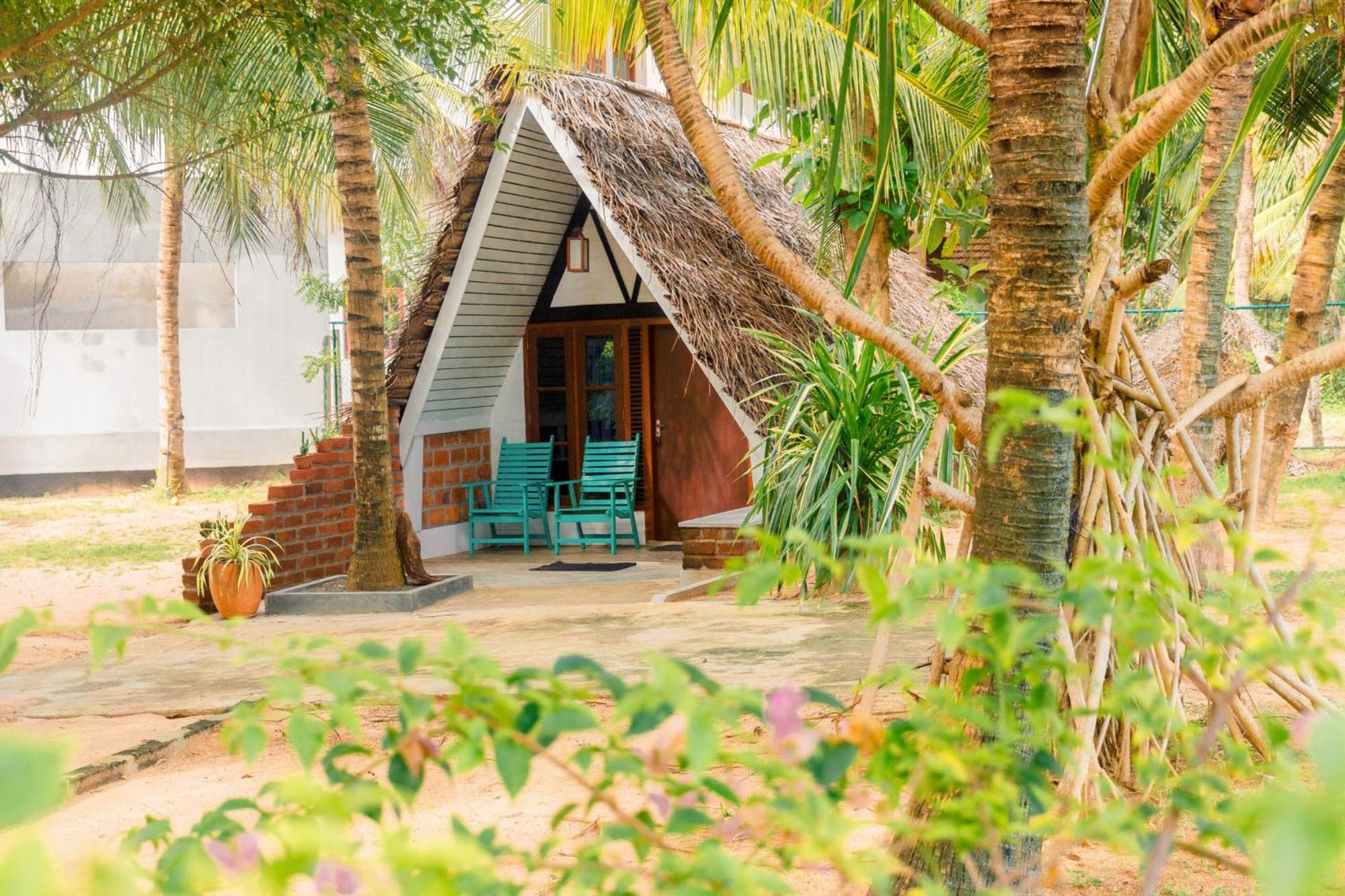 Harmony Beach Resort Tangalle Esterno foto