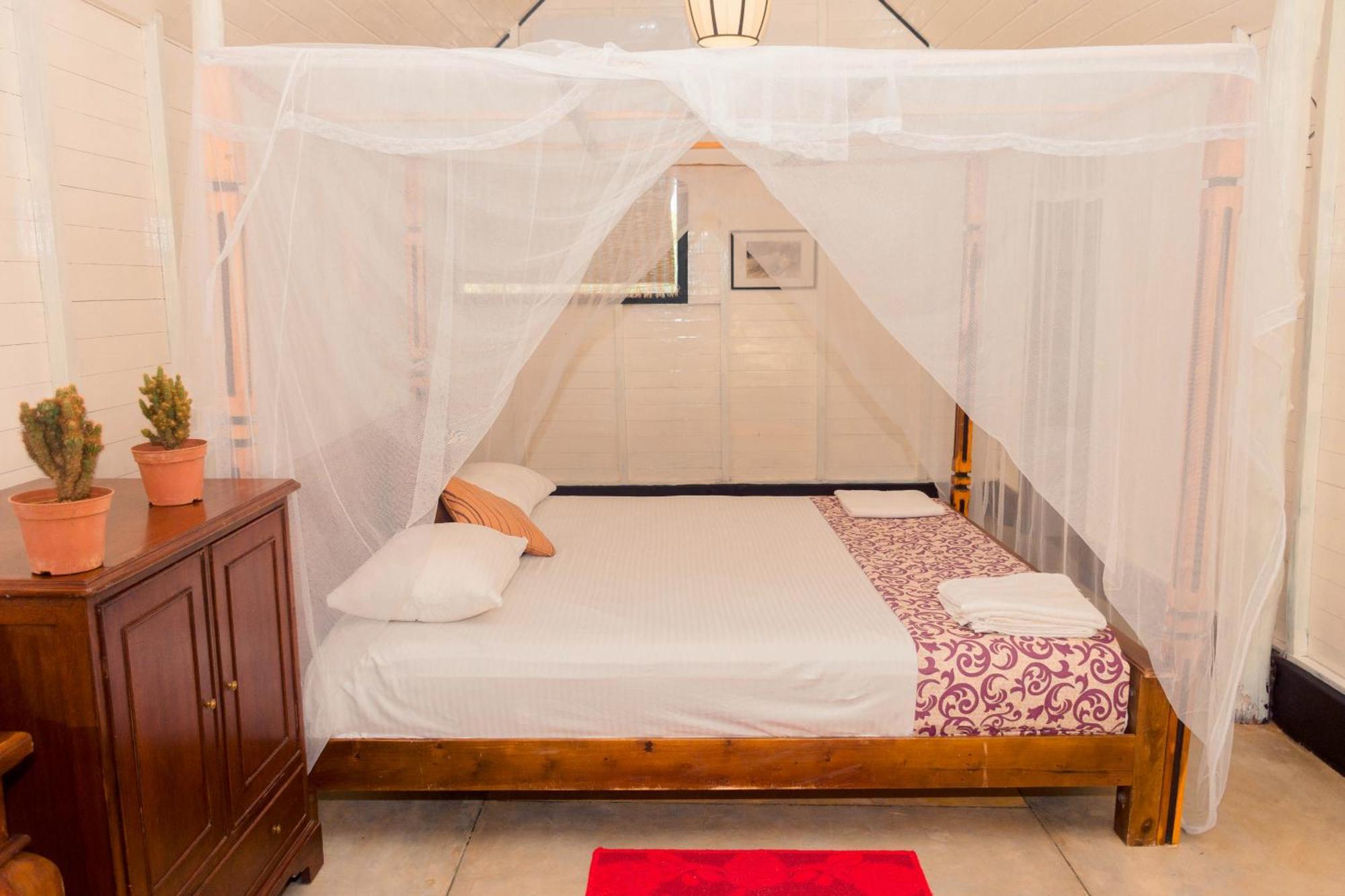 Harmony Beach Resort Tangalle Esterno foto