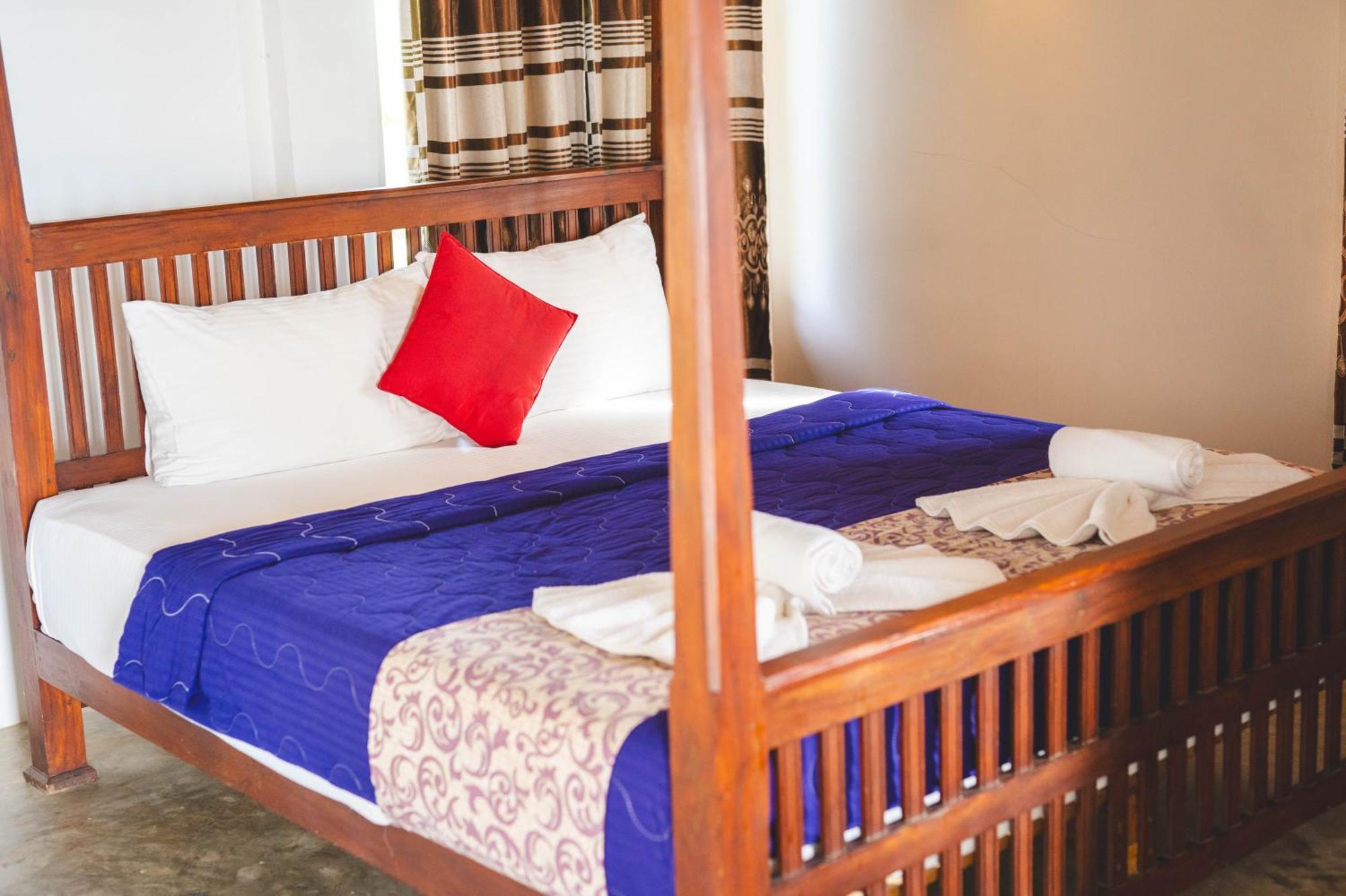 Harmony Beach Resort Tangalle Esterno foto