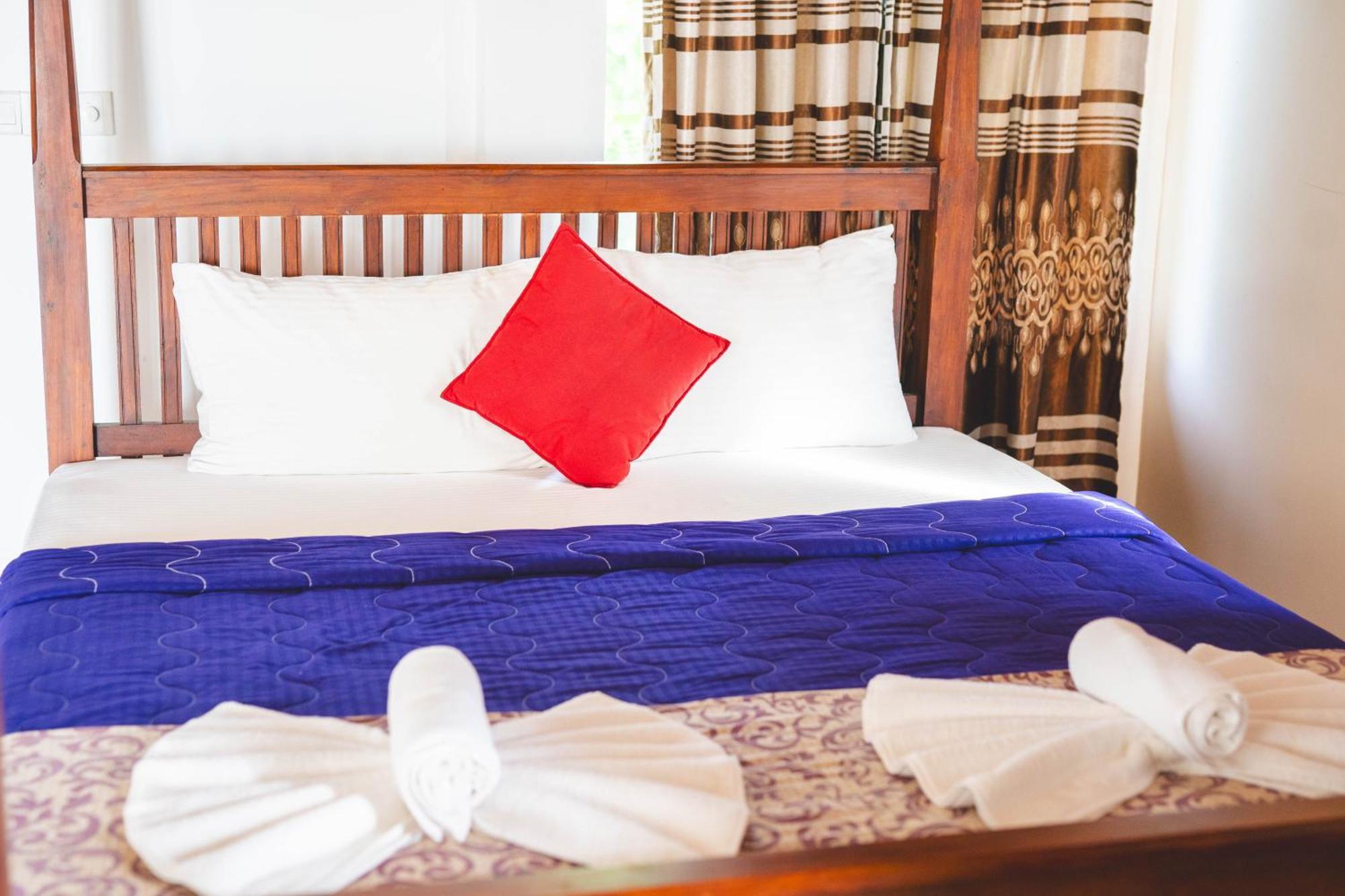 Harmony Beach Resort Tangalle Esterno foto