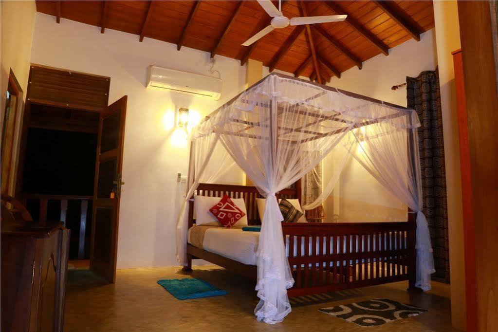 Harmony Beach Resort Tangalle Esterno foto