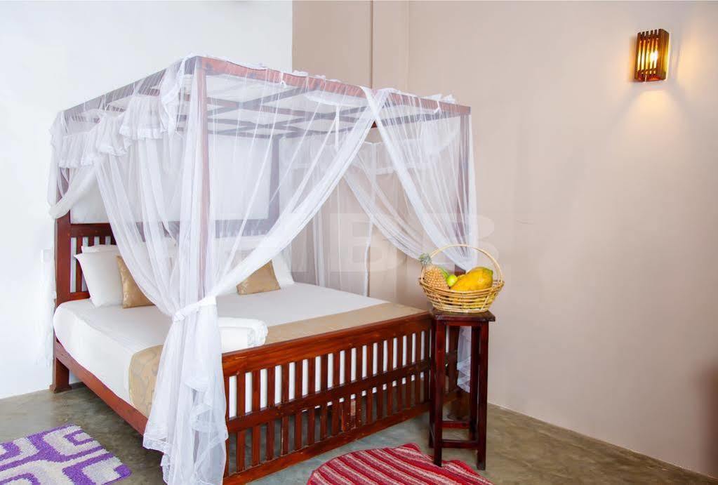 Harmony Beach Resort Tangalle Esterno foto