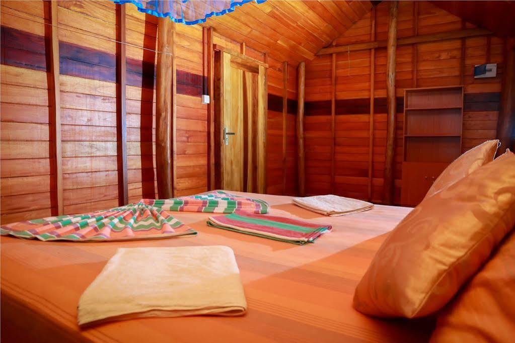 Harmony Beach Resort Tangalle Esterno foto